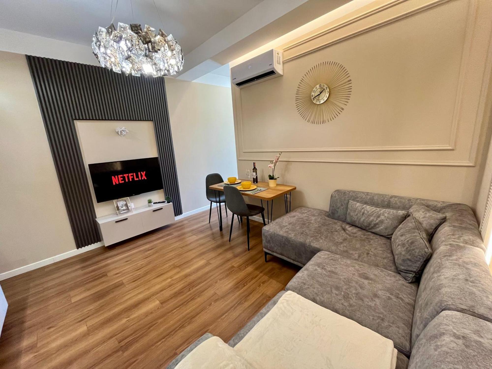 City Center Cozy Apartment Tirana Buitenkant foto