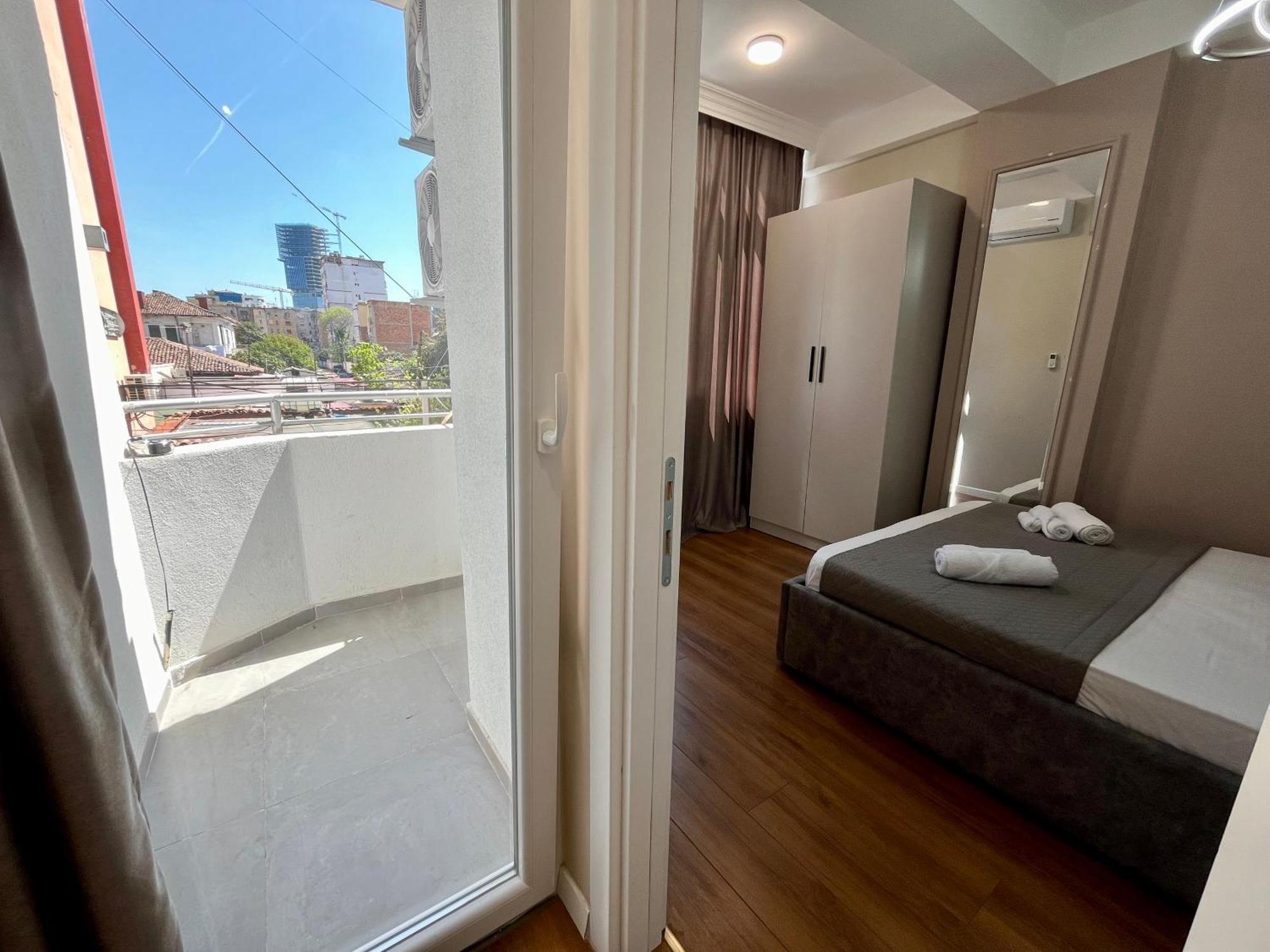 City Center Cozy Apartment Tirana Buitenkant foto